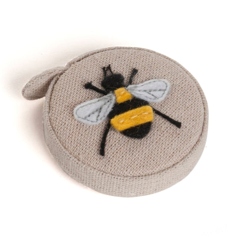 HOBBY GIFT ~ Appliqué Linen Bee ~ Retractable Tape Measure